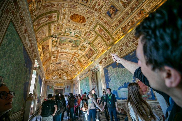 Skip-the-line Sistine Chapel & Vatican Highlights Guided Tour