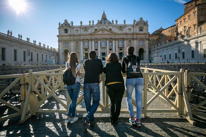 Kids-Friendly Fun & Educational Sistine Chapel & Vatican Fast Access Guided Tour