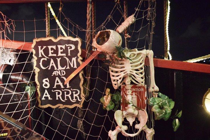 Captain Hook - Pirate Show & Dinner