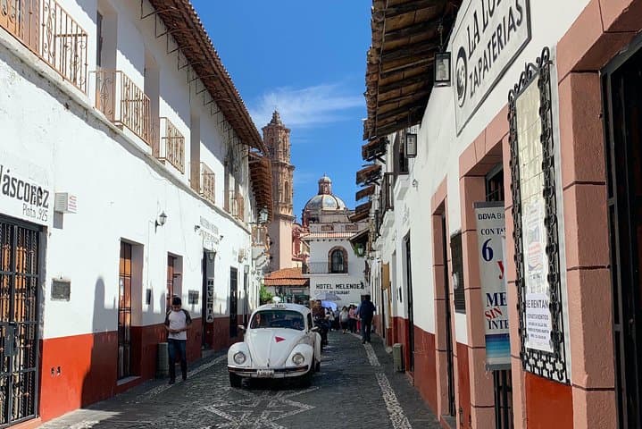 Private Full-Day Tour to Taxco and Cacahuamilpa Grottoes