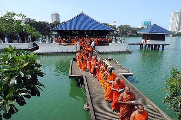 1 Night 2 Days Colombo - Kitulgala - Kandy - Colombo