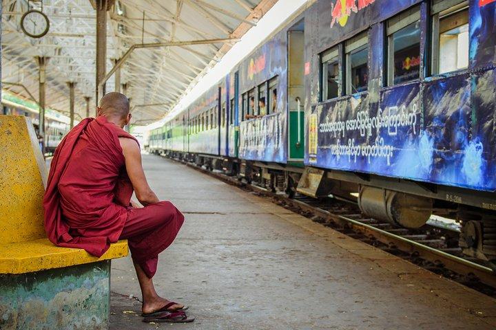 Small Group: 6-Hour Yangon Highlights CityWalk Join-In Guided Tour