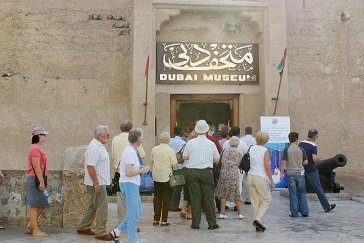 Dubai Cultural Walking Tour With Professional Guide