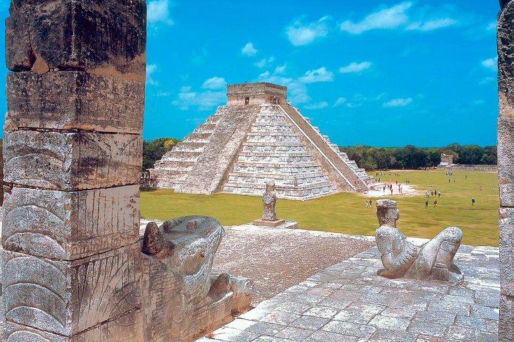 Chichen Itza Deluxe Valladolid and 2 Cenotes