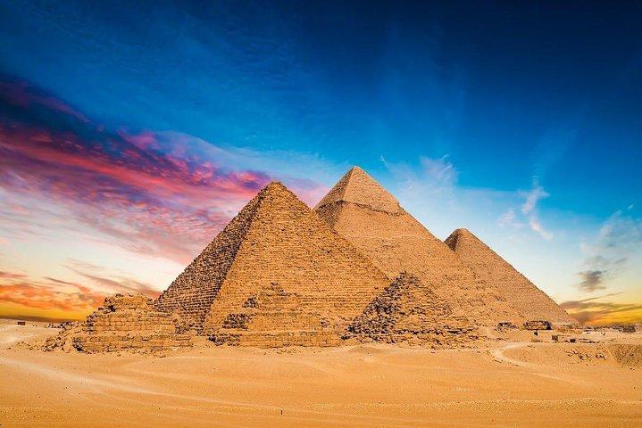 Half-Day Private Tour in Pyramids of Giza from Cairo