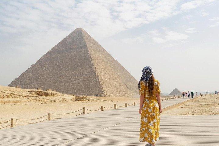 Half-Day Private Tour in Pyramids of Giza from Cairo