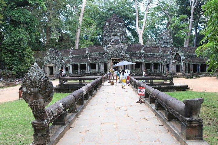 Haft Day Small Circuit Angkor Tour by Tuk Tuk ( Private)