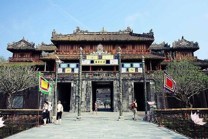 Chan May Port to Hue, Hoi An or Golden Hand Bridge of Bana Hills