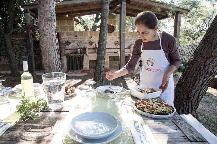 Cesarine: Market Tour & Dining at a Local's Home in Messina