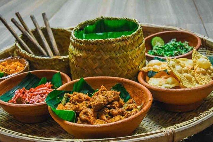 Explore Colombo City with Culinary Experience at Famous Restaurant