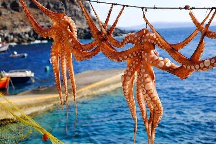 Shared Platinum Sunset Trip of Santorini via Hot Springs & White Beach