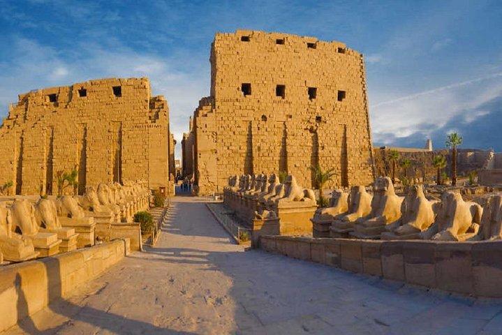 Private trip: balloon, east, lunch and felucca
