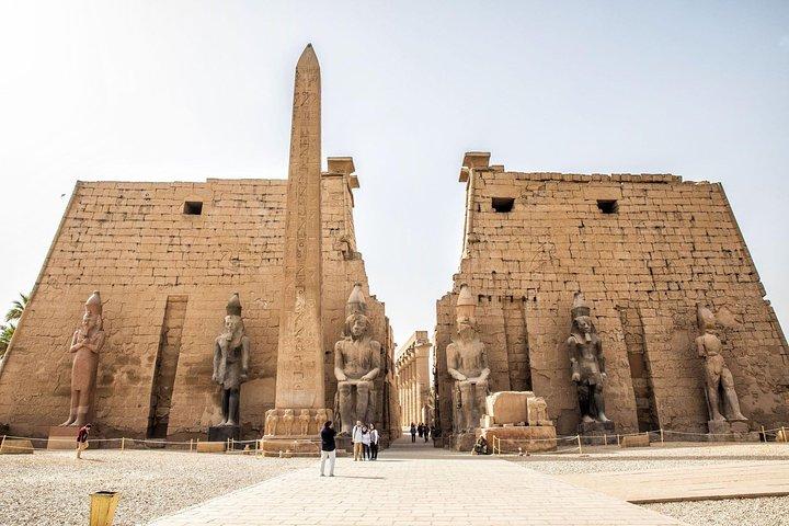 East Bank Tour: Karnak, Luxor Temples and Luxor Museum from Luxor