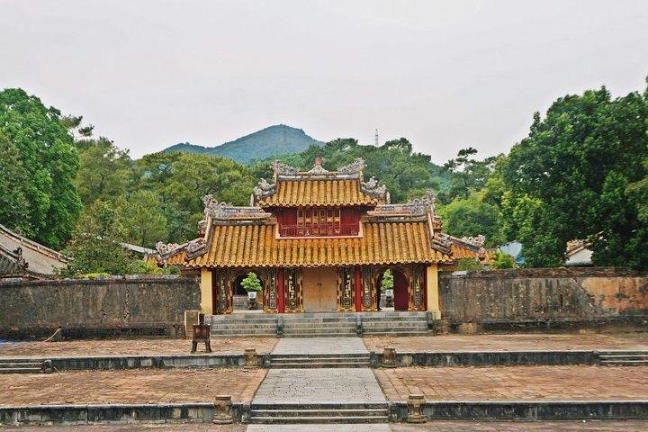 Best Tour/Transfer to Hue Imperial City from Da Nang/ Hoi An