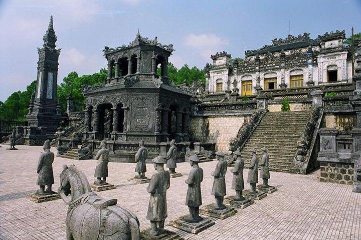 Best Tour/Transfer to Hue Imperial City from Da Nang/ Hoi An