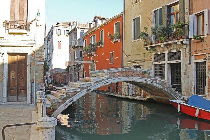 The Secret Venice + Cicheti & Wine Private Tour