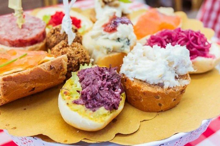 The art of the Italian Aperitivo with a local: Learn & Enjoy in Milan