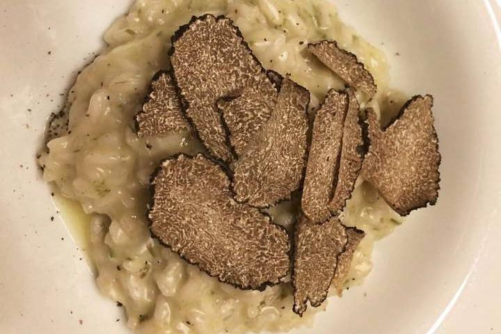 Small group Vegan pasta and bruschette Class with wine