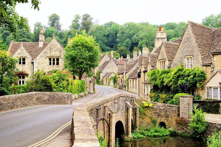 Stratford-upon-Avon/Warwick Castle Independent Full Day Private Tour