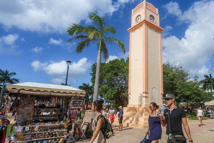 Travel ABOARD A JEEP and visit the most iconic places of Cozumel!