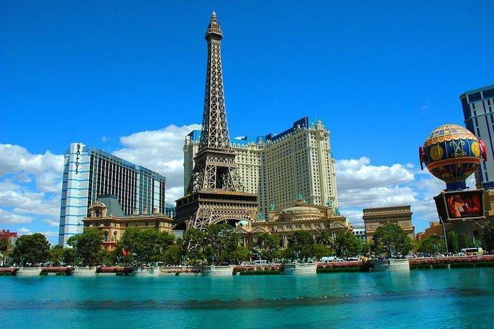 Arrival Transfer: Airport LAS to Las Vegas by Luxury SUV