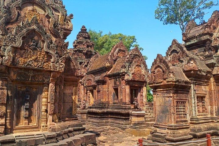 Private One Day Trip to Lady Temple & Big Circle Tour
