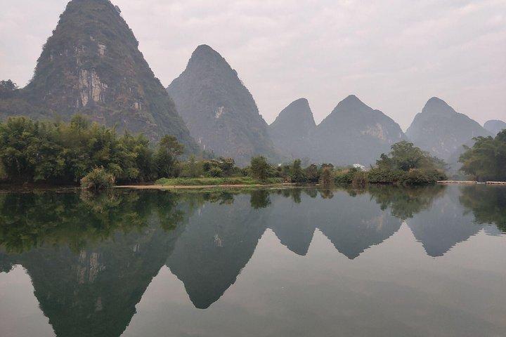 2-hours Yangshuo Yulong Bamboo Boat Tour with the Round-way Private Transfers