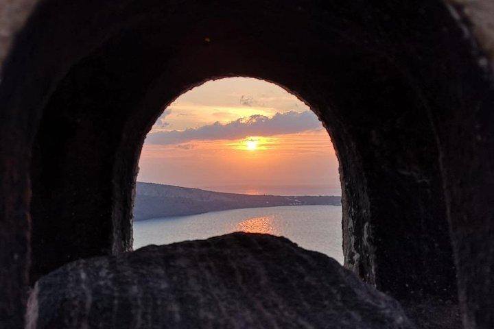 Santorini Secrets - Private 4-8hr Highlights Tour