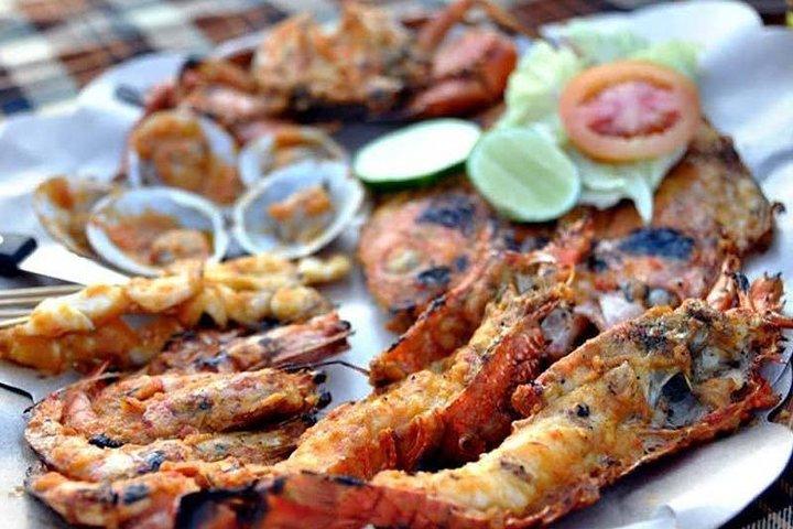 Best Romantic Seafood Dinner at Jimbaran Beach Sunset