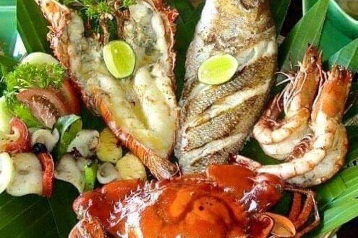 Best Romantic Seafood Dinner at Jimbaran Beach Sunset