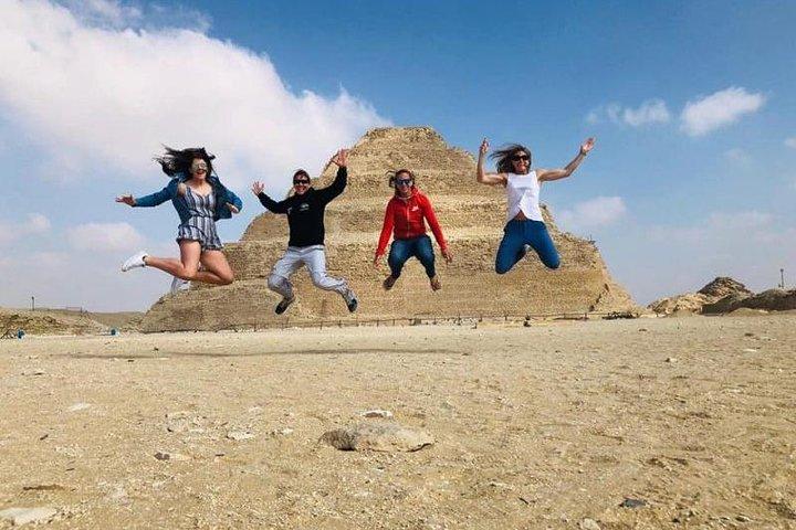 Cairo to Sakkara Full-Day Private Tour with Pick Up and Lunch