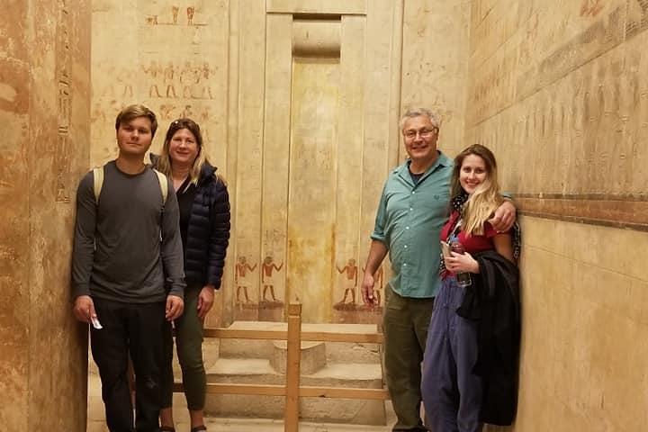 Cairo to Sakkara Full-Day Private Tour with Pick Up and Lunch