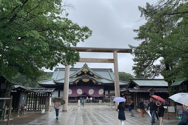 Modern Japanese History Tour in Tokyo