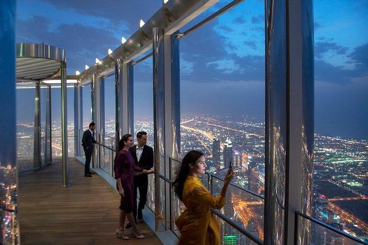Enjoy Burj Khalifa With Dinner in One Of The Tower Restaurants