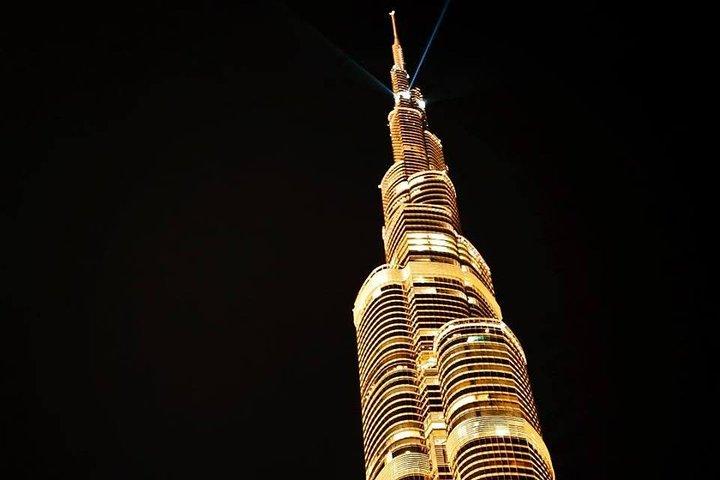 Enjoy Burj Khalifa With Dinner in One Of The Tower Restaurants