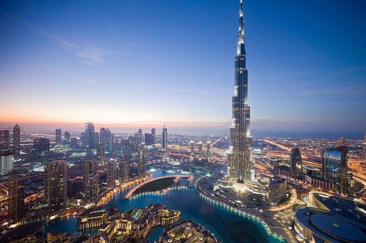 Enjoy Burj Khalifa With Dinner in One Of The Tower Restaurants