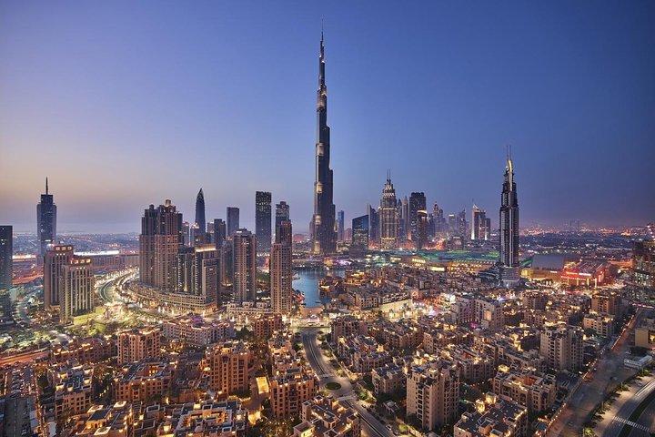 Enjoy Burj Khalifa With Dinner in One Of The Tower Restaurants