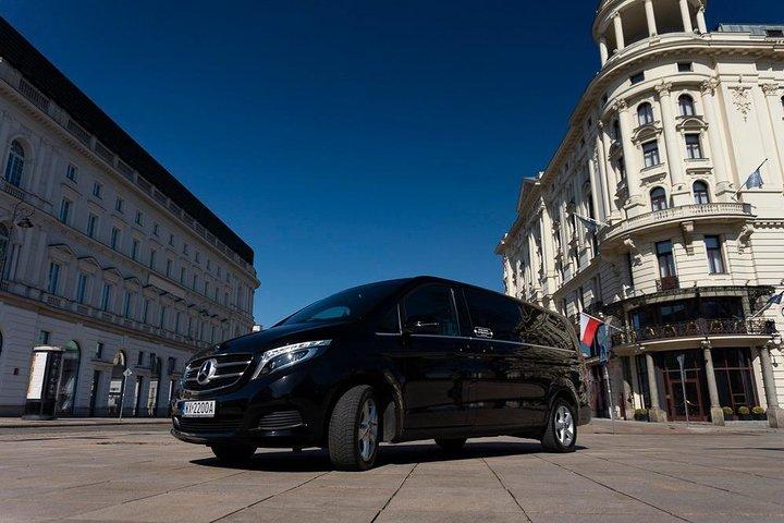 Luxury Warsaw Chopin Airport Transfer by private Minivan car