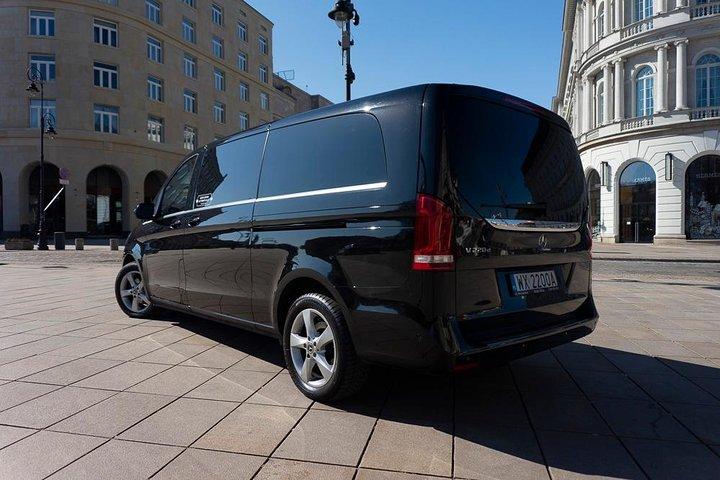 Luxury Warsaw Chopin Airport Transfer by private Minivan car