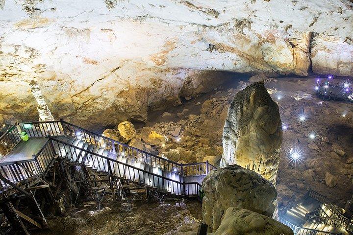 From Dong Hoi: Paradise Cave and Zipline Dark cave full day tour