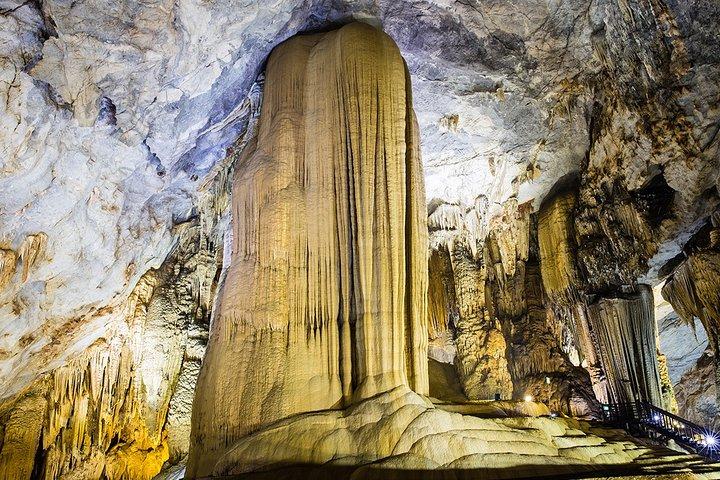 From Dong Hoi: Paradise Cave and Zipline Dark cave full day tour