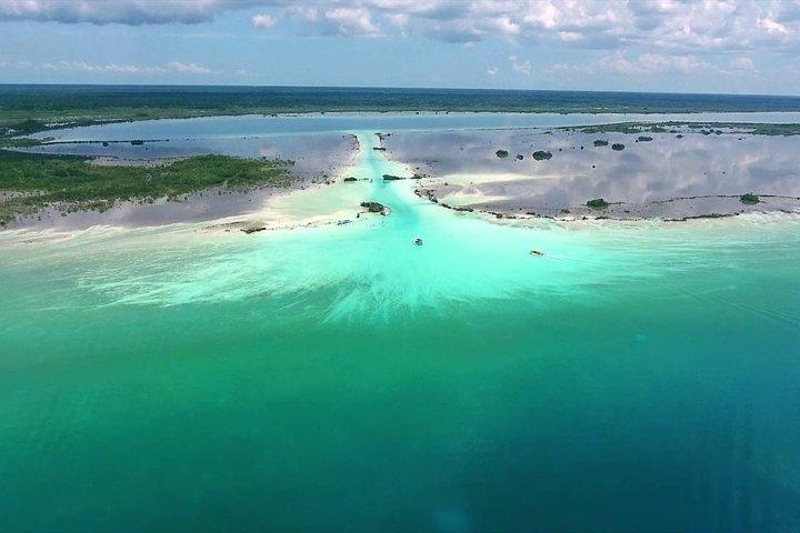 1 Day Tour to Bacalar, Cenotes and 7 color Lagoon with lunch from Cancun