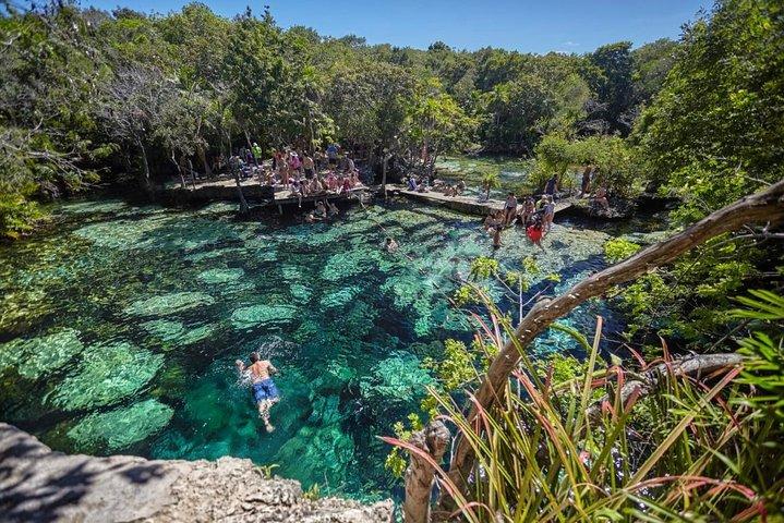 1 Day Tour to Bacalar, Cenotes and 7 color Lagoon with lunch from Cancun