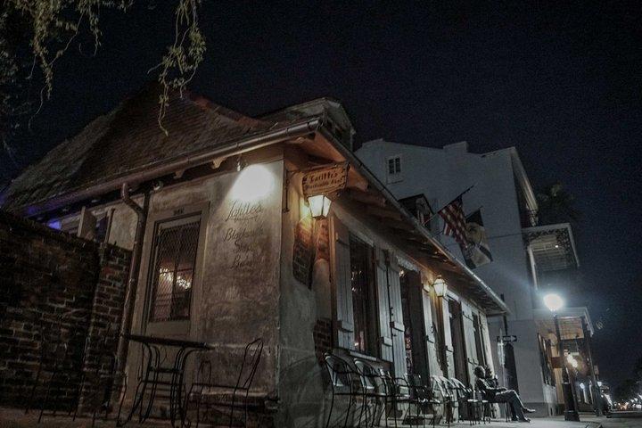 Crawl New Orleans: Haunted Pub Crawl & Ghost Tour
