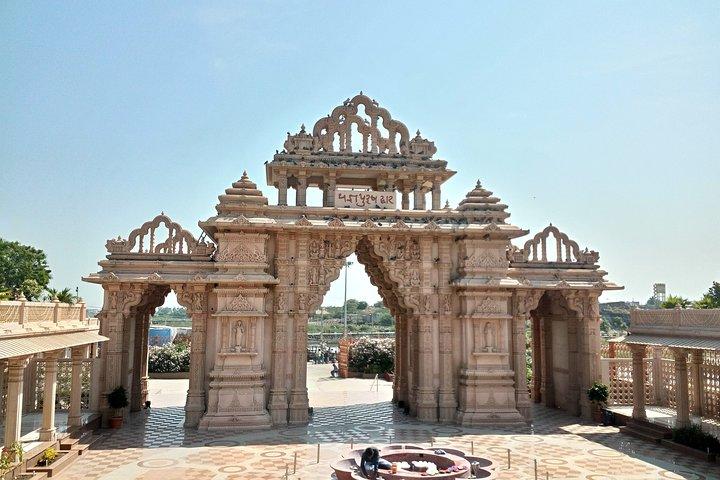 Divine Temples Tour in Delhi