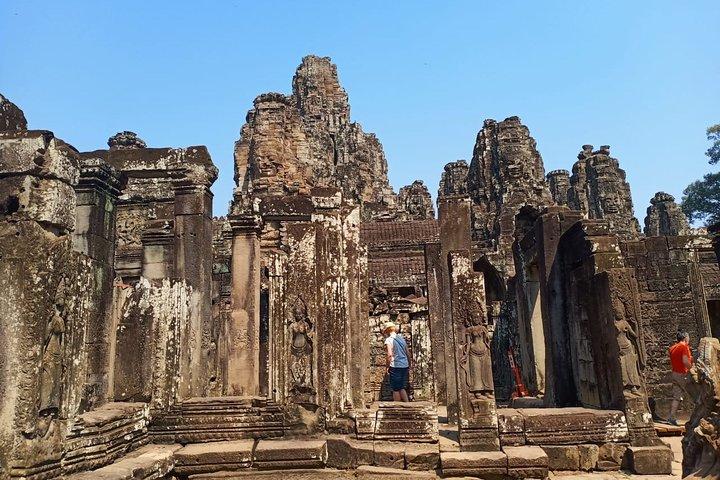 Private Two Day Tour to Temples with Sunset & Tonle Sap