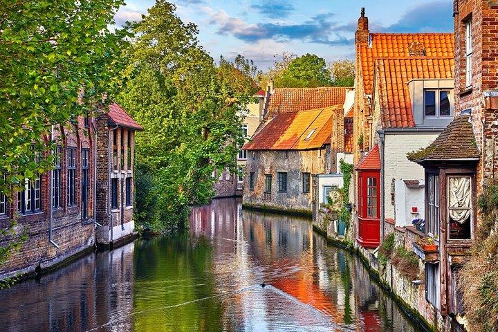Brussels airport transfer (BRU)  from or to Bruges (Van 7 pax)