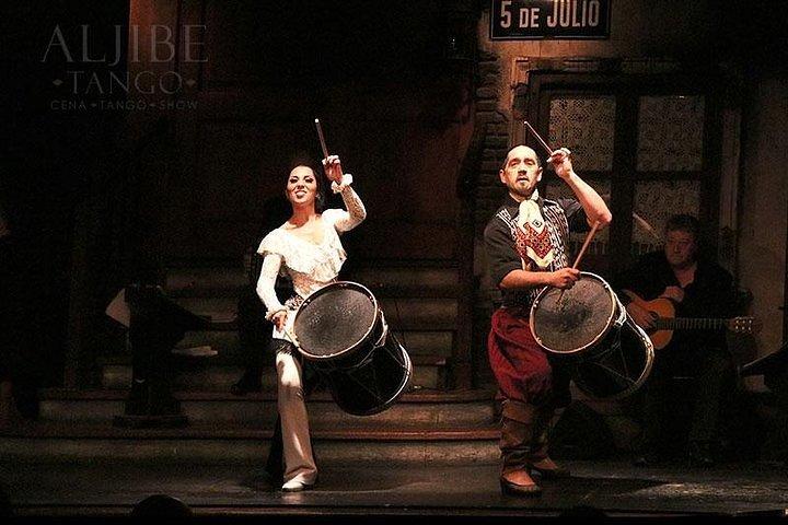 Early Tango Dinner-Show with Private Transfer