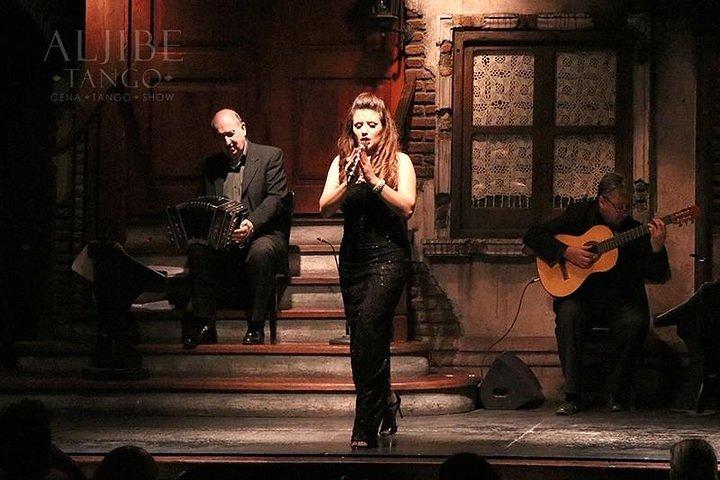 Early Tango Dinner-Show with Private Transfer