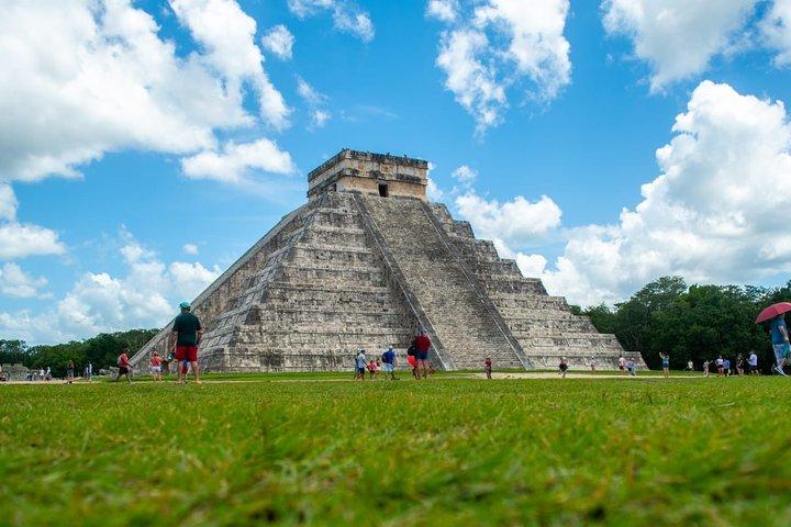 Visit Chichén Itzá from Cancun or Riviera Maya; Lunch and Cenote